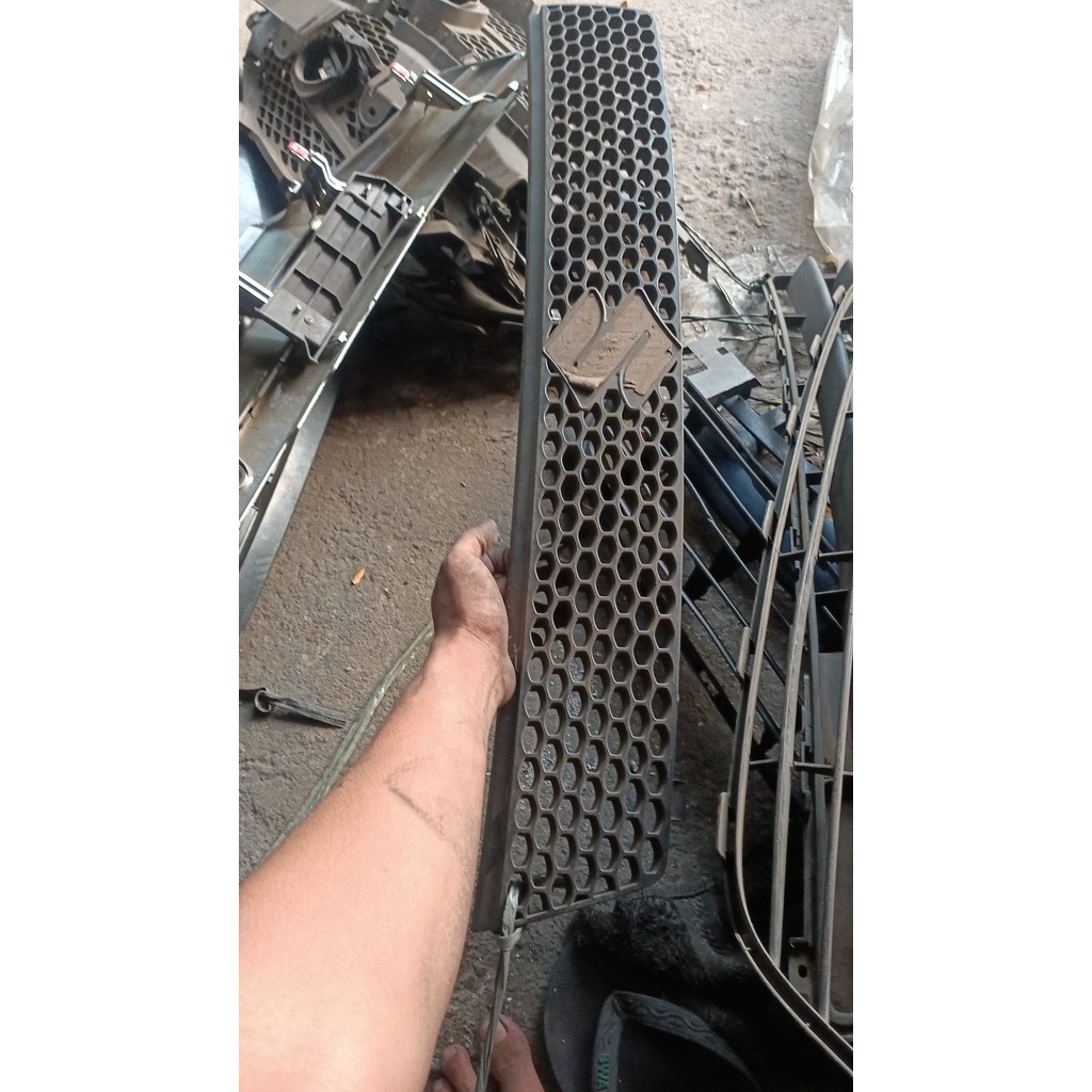 Grill suzuki swift 2005-2008 original