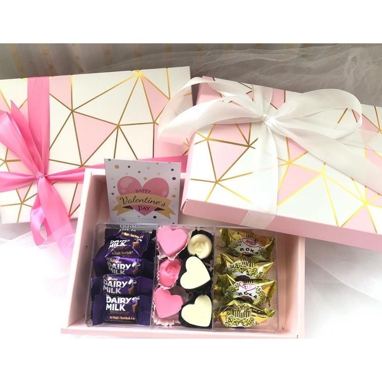 

PROMO MURAH HAMPERS COKLAT / COKLAT GIFT BOX / COKLAT BIRTHDAY / COKLAT VALENTINE / COKLAT ANNIVERSARY / COKLAT GIFT BOX + BOX KARTU PITA