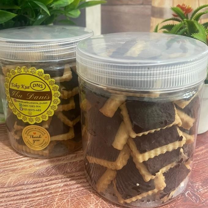 

Terlaris Cokelat Stick Homemade Toples Kecil / Kue Kering Lebaran / Kue Cokelat Limited Edition