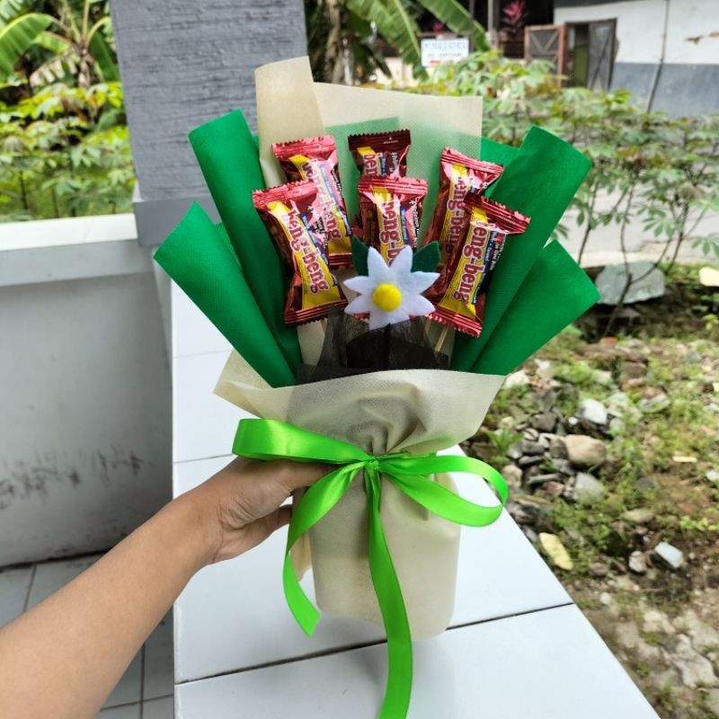 

N3R BUKET BENG-BENG SHAREIT. BUKET BENG BENG MINI. BUKET COKELAT. BUKET MURAH. BUKET UNIK. KADO