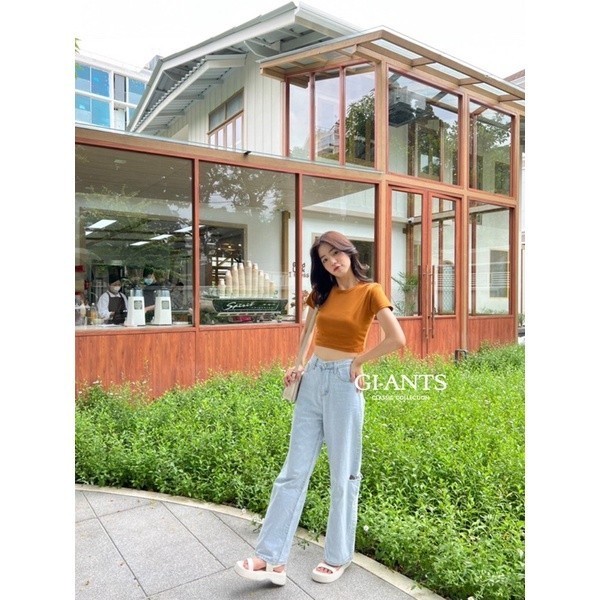 Kaos Giant Basic/Giant Studio Crop Top Roundne Bangkok