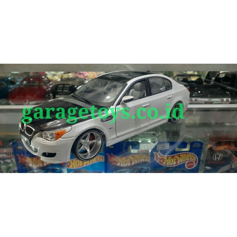 Maisto Allstar 1:18 Diecast BMW M5 MODIF