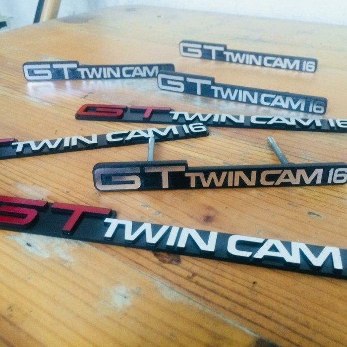 Emblem Grill GT Twincam 16