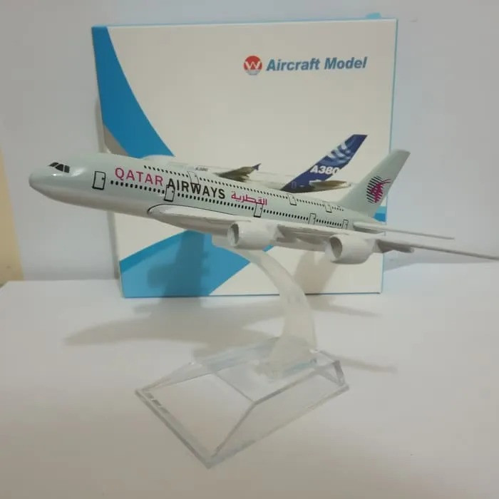 Mainan Pajangan niatur Diecast Pesawat QATAR Airways