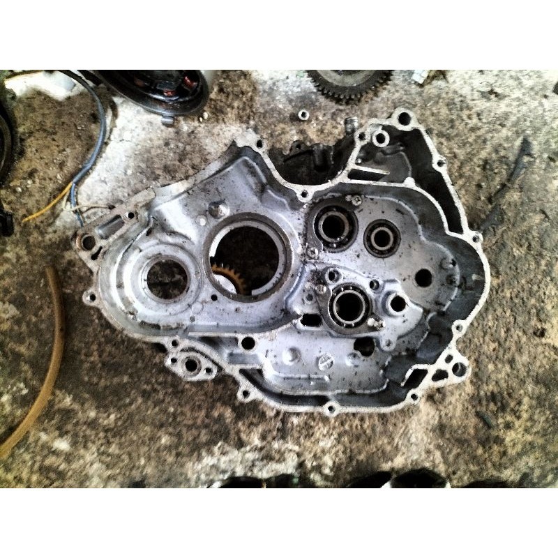 blok mesin sebelah kanan motor Suzuki Satria Fu copotan motor