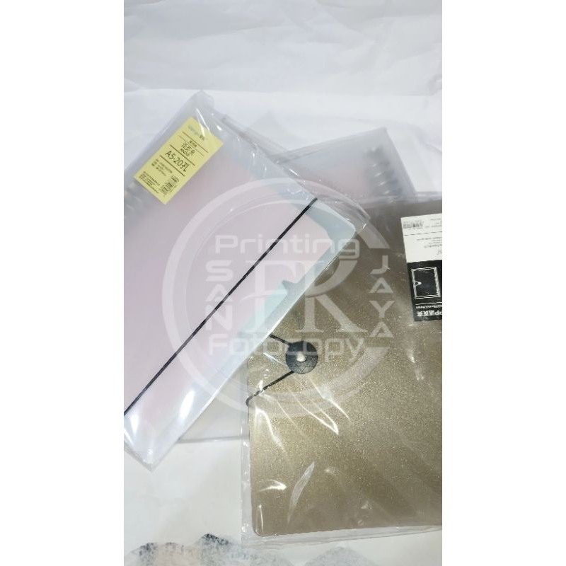 

Binder Book Note A5 Wengu Size 206x275x26mm