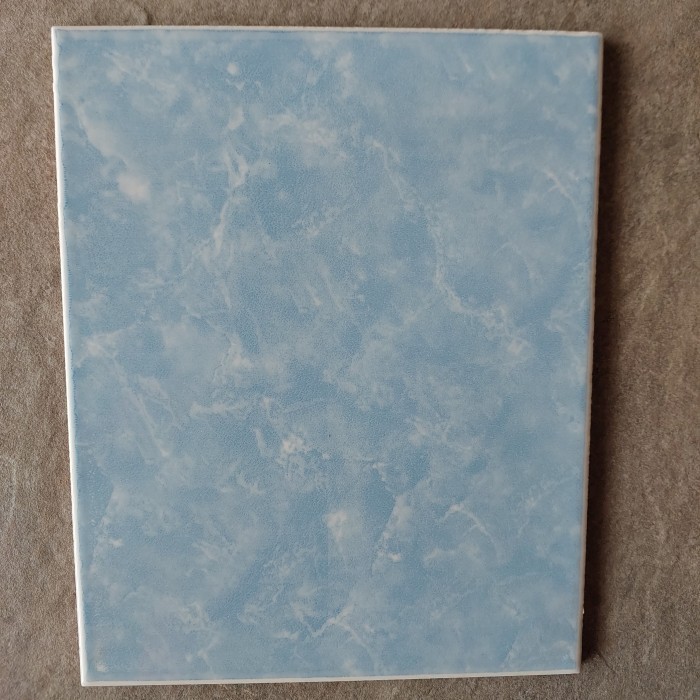 KERAMIK DINDING 20X25 GLOSSY BIRU CREAM- KAMAR MANDI-DAPUR