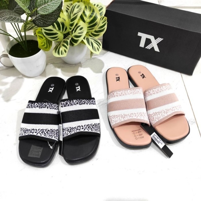 THE EXECUTIVE TX FLAT SANDALS