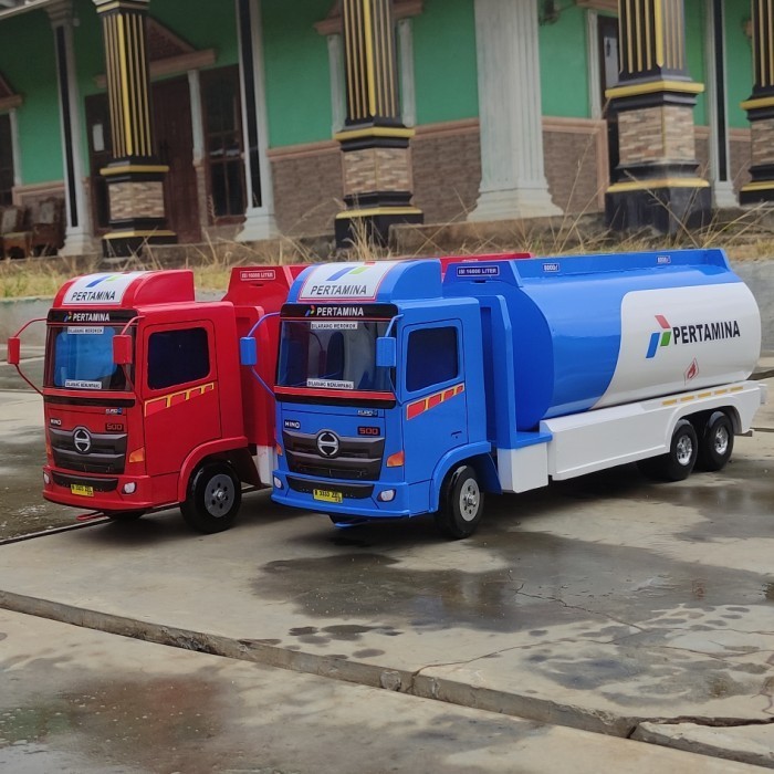 Miniatur mobil truck tangki Fuso kayu truk tangki oleng besar