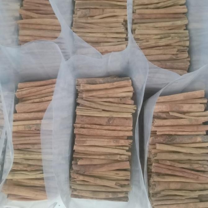

CINNAMON STICK/ KAYU MANIS UTUH- 500 gram. ZM