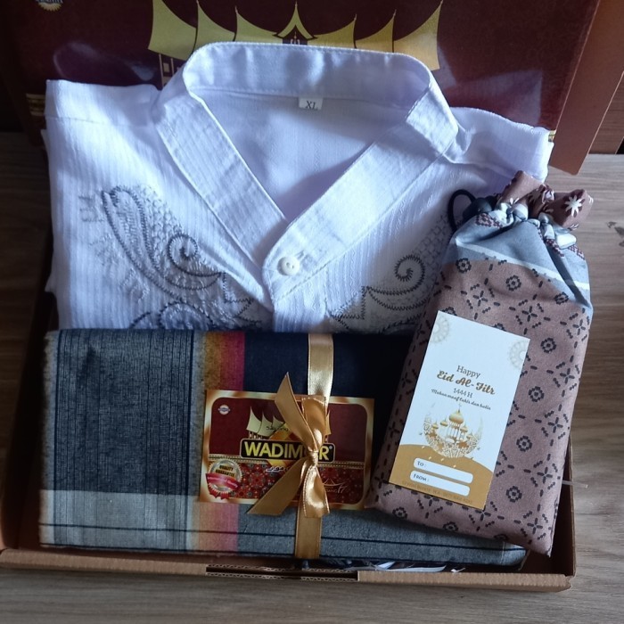 

Paket Baju Koko Paket Jum'Atan Giftbox Cowok Hadiah Thr Hampers