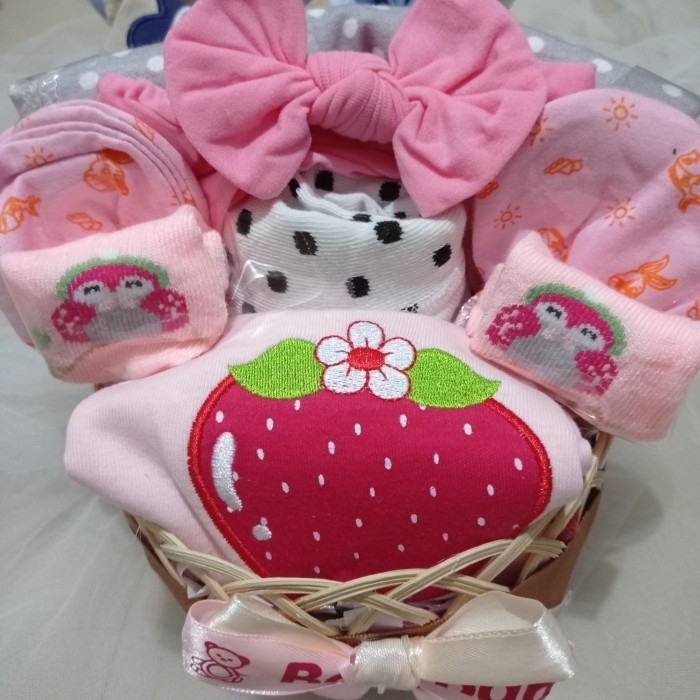 

Hampers Bayi Perempuan Kado Newborn Baby
