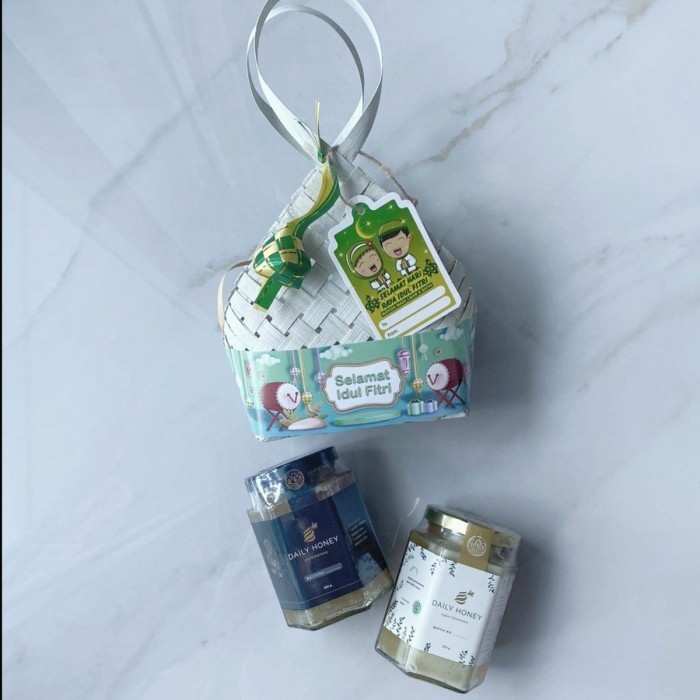 

Hampers Lebaran Madu Organik Propolis Keranjang Gelas Kayu Premium Ram
