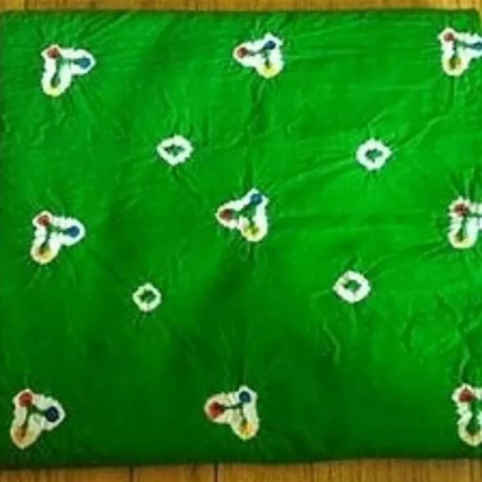 Kain Jumputan Cengkeh Warna Hijau Daun Handmade Solo