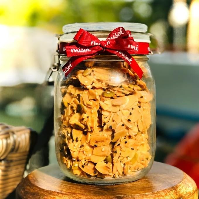 

Crispy Mixed Nuts Kue Kering Premium MISOL kemasan Jar Besar