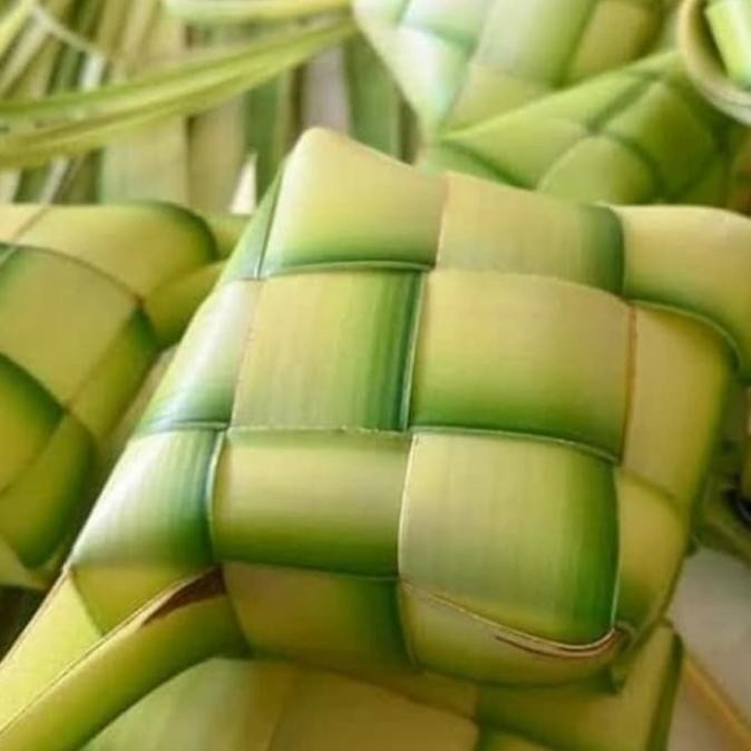 

Bisa COD Ketupat Janur Terlaris - Via J&T
