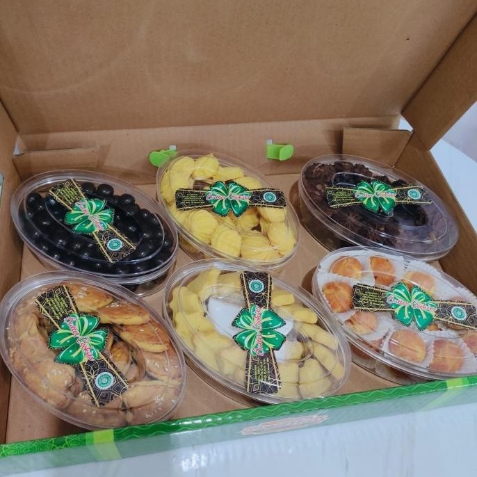 

Parcel Kue Lebaran Ovallia Super Butter Cookies/ Kue Kering Enak TS12