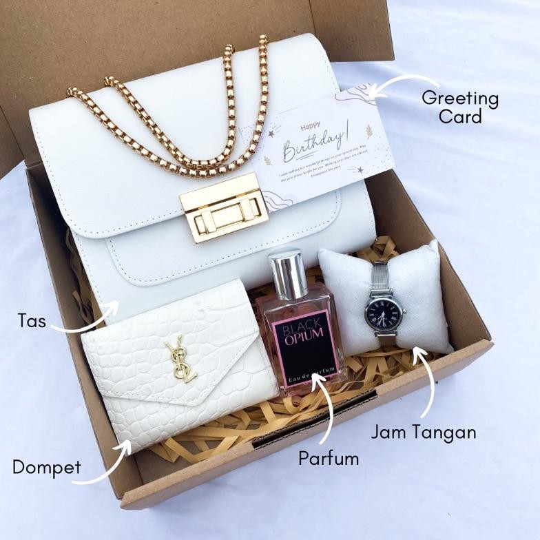 

Siap Kirim !!! [A6462]Hampers Gift Box Tas Salempang Clara/Kado Pacar/Kado Bestie/Hadiah Ulang Tahun Tas Cewek/Kado Wedding/Kado Anniversary/Kado Valentine/Kado Hari Ibu/Kado Hari Guru/Hampers Lebaran/Hampers Ramadan