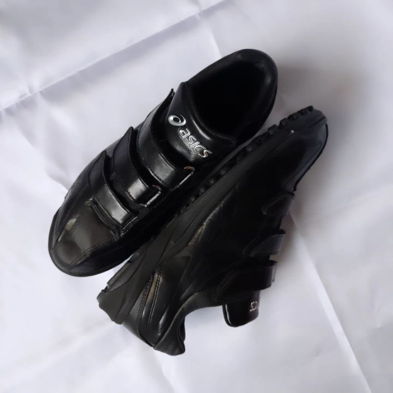 Sepatu Baseball Softball Asics Neorevive TR 2 1123A015-001 Size 41,5