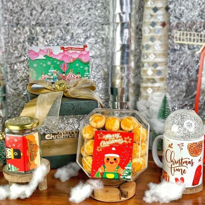 

Hampers Christmas 2020 Box / Parcel Natal 2020 Kotak