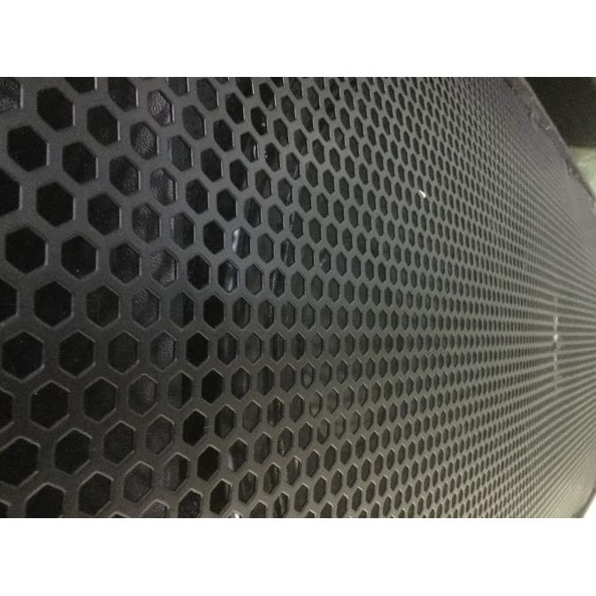 Ram speaker plat import motif segi enam 60x200 cm hitam