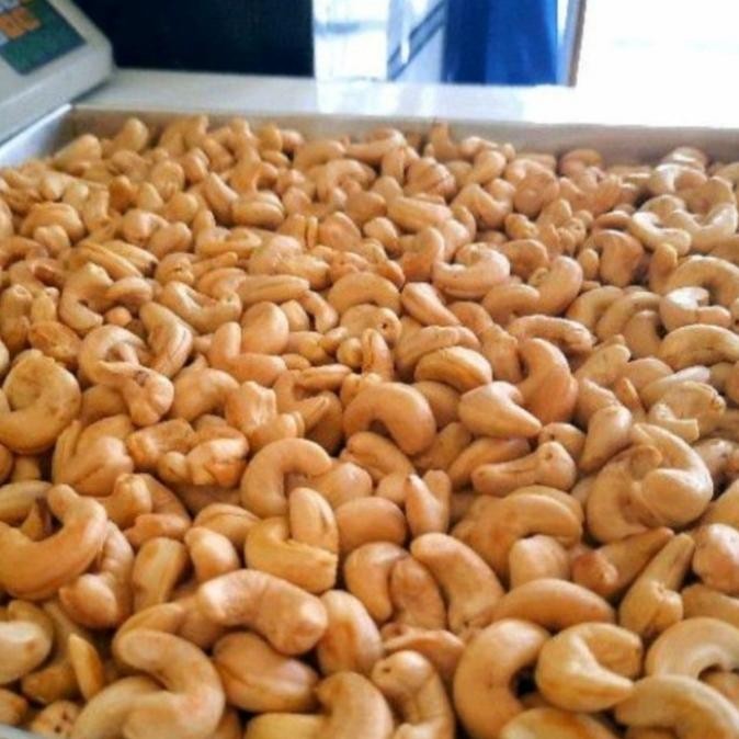 

Kacang Mede Original Panggang / Roasted Cashew 1000 Gram Terlaris Myeshandira