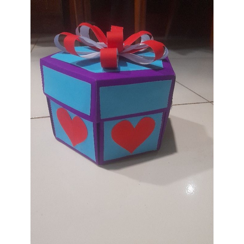 

explosion box tower hexagonal, hampers box foto hadiah ultah/aniversary