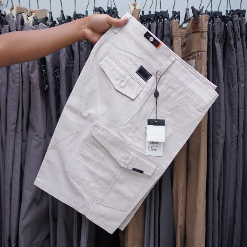 celana cargo pendek di atas lutut full tag like ori acc celana cargo branded pria kekinian nyaman