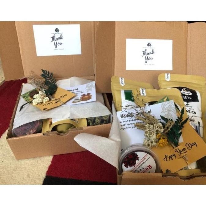 

Custom Hampers Lebaran Komplit 9Varian Kopi Ottimo Chomolla