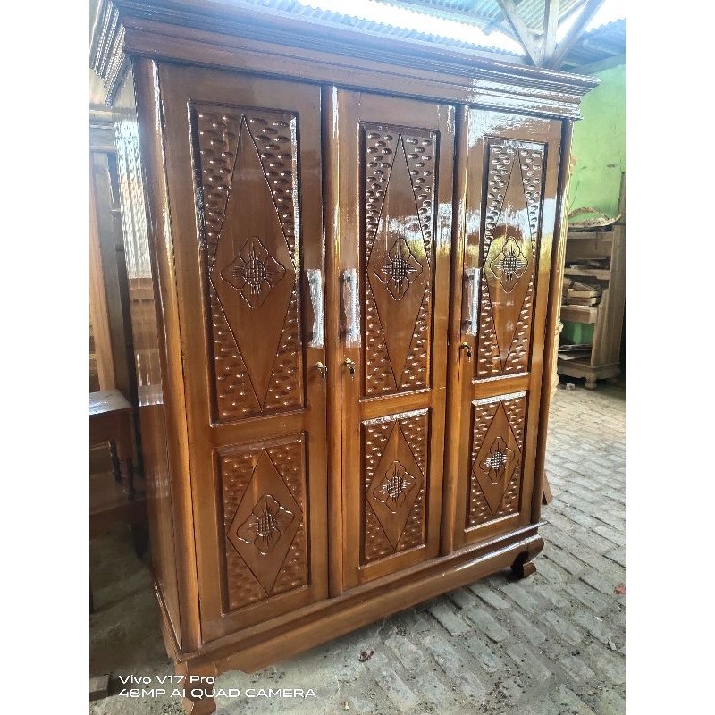 lemari pintu 3 jumbo jati