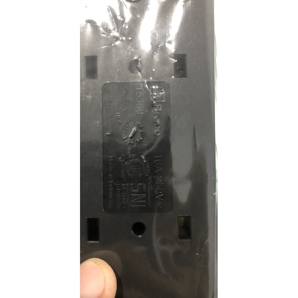 Stop Kontak 6 Lubang Broco