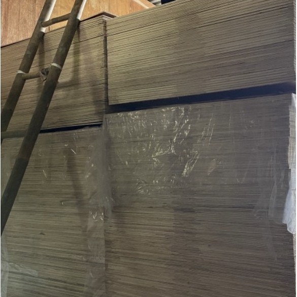 TRIPLEK 9 MM COR MERANTI MC PLYWOOD