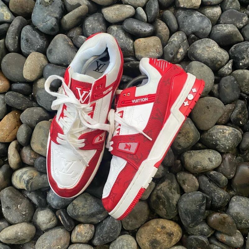 LV TRAINER RED Size - 42 EX SECOND THRIFT