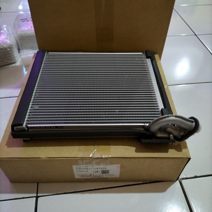 evaporator AC Innova depan Denso original asli