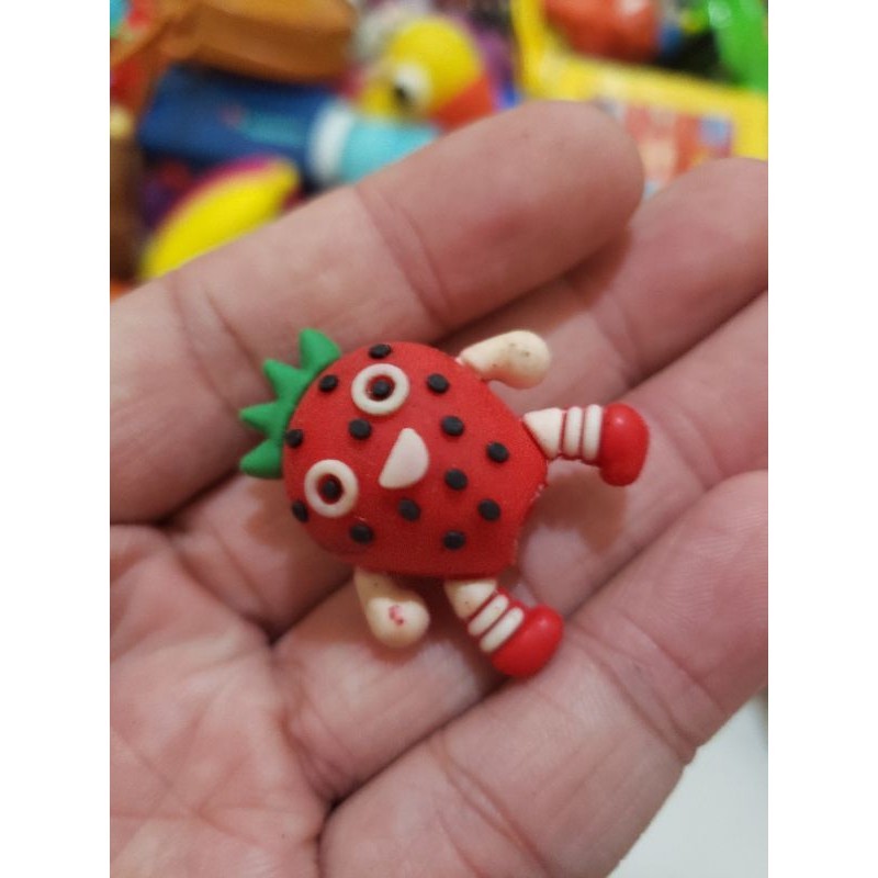 

aksesoris tusukan pulpen pensil motif karakter strawberry stoberi karet kecil strawbery acc