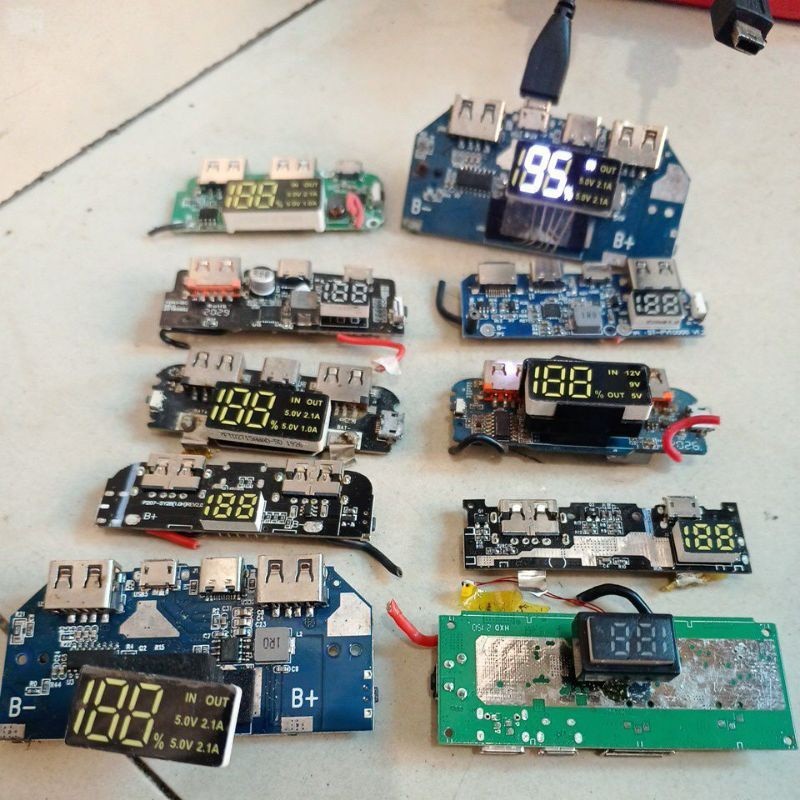 Modul Powerbank  LCD ROBOT (Random)