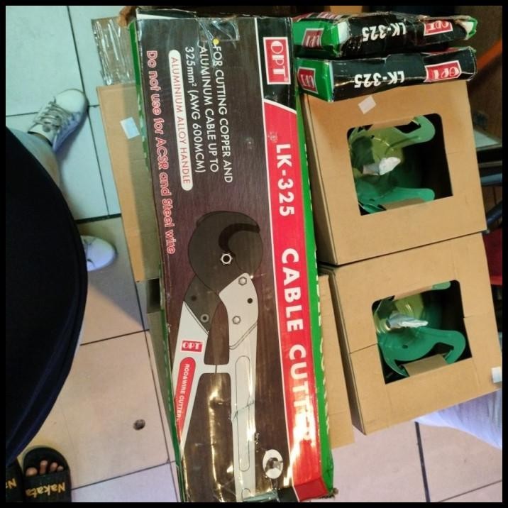 

HOT DEAL CABLE CUTTER TYPE LK -325 / 325MM ( AWG 600MCM ) !!!!!!