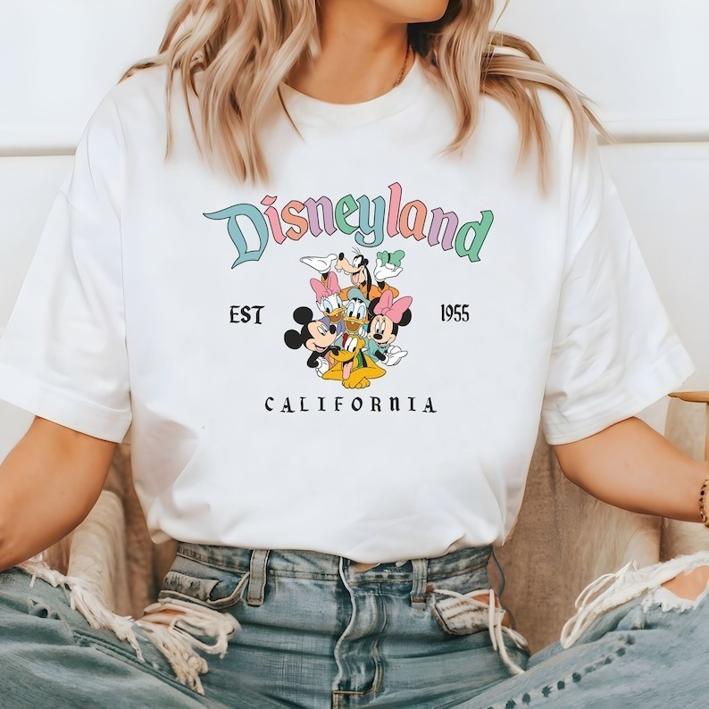 Disneyland Est. Kemeja 1955 Kemeja Disneyland California Kemeja Vintage Mickey and Friends Kemeja Di