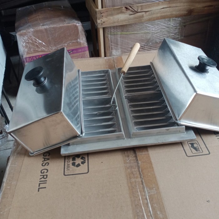 

NX75 cetakan kue rangi sekat tengah/pancong lumer +tutup dan cukilanya OBRAL