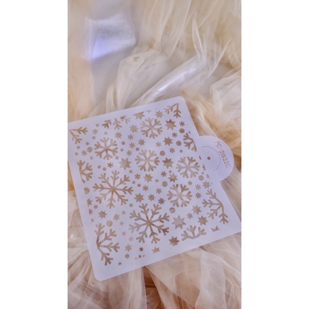 

Stencil Snowflakes -Anza Wahda