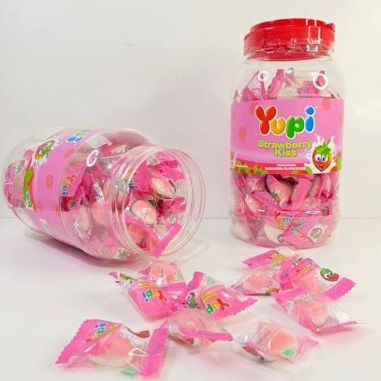 

Yupi Toples Strawberry Kiss (Hataran Lebaran)