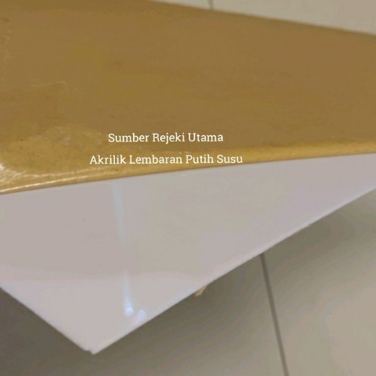 AKRILIK LEMBARAN PUTIH SUSU SHEET ,TEBAL 2MM 30CM X 60CM.