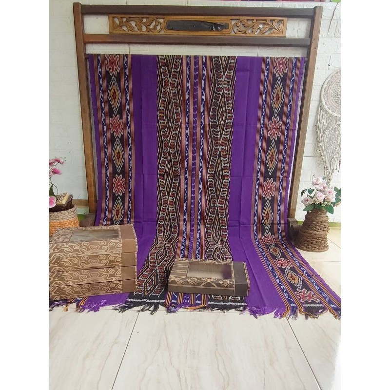Kain tenun Blanket ungu