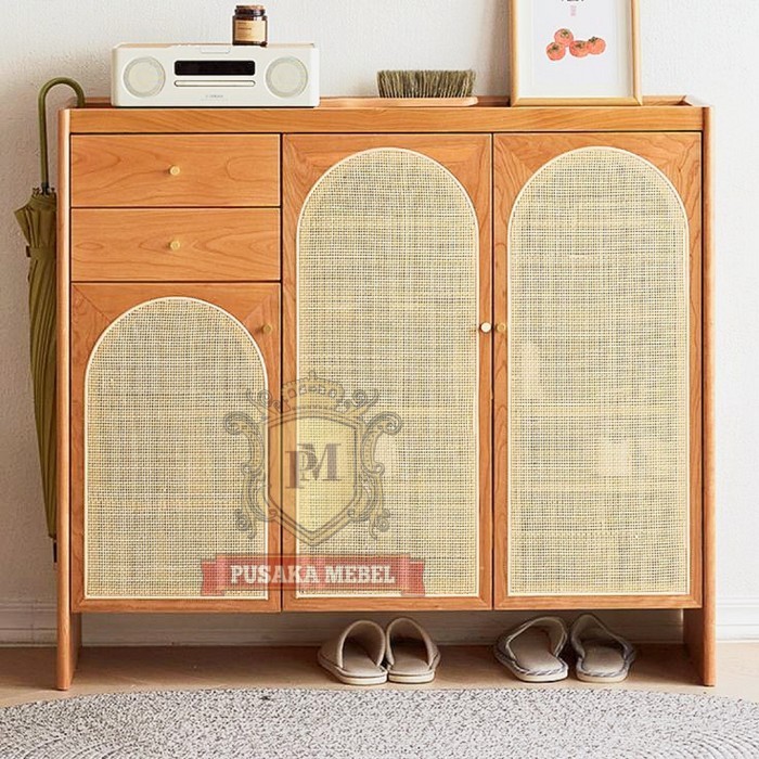 lemari rak sepatu kayu jati minimalis pintu rotan, lemari susun kayu