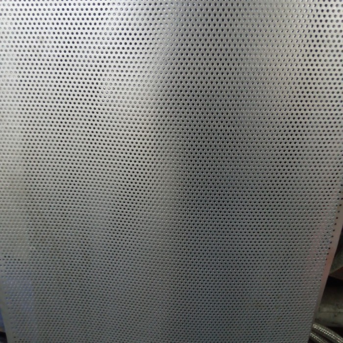 Plat Lubang Besi Bolong Perforated 0.8 Lubang 3Mm 50Cm X 100Cm