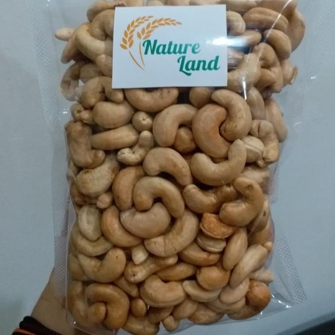 

Kacang Mede/Mete Jumbo Oven 500 Gr-Roasted Natural Cashew Nuts