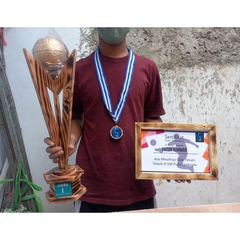 Piala Kayu /Piala Sepak Bola/Piala Estetik