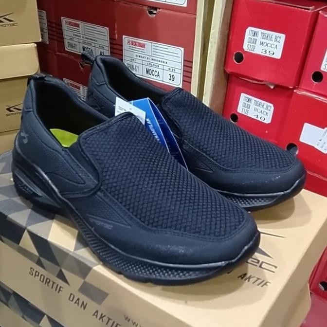 sepatu slip on pria Merk Spotec original onyx hitam polos