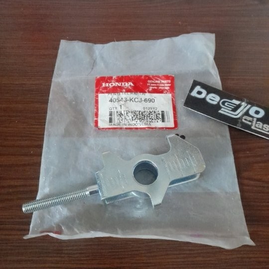 anting penyetel setelan rantai belakang HONDA TIGER 2000 TILAM TILAS REVO ASLI ORI ORIGINAL AHM 4054