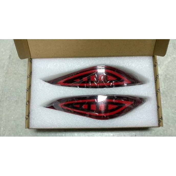 Lampu Reflektor Bemper Belakang Mobil Toyota Rush 2018-